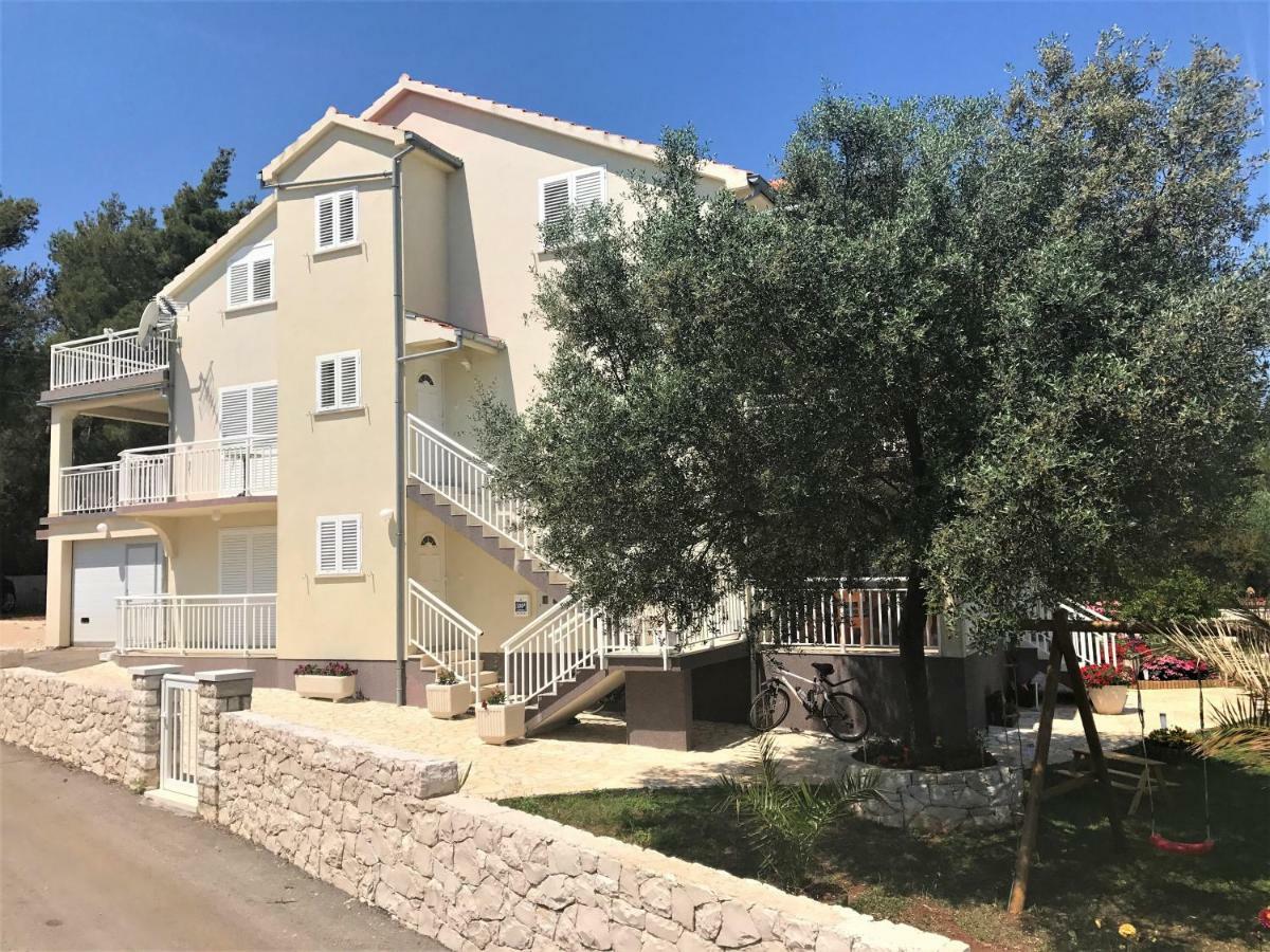 Apartmani Fortuna Lumbarda Buitenkant foto