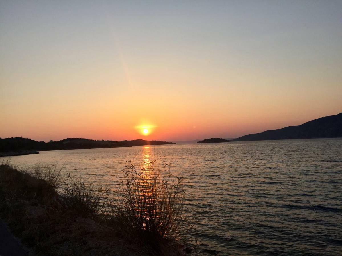 Apartmani Fortuna Lumbarda Buitenkant foto