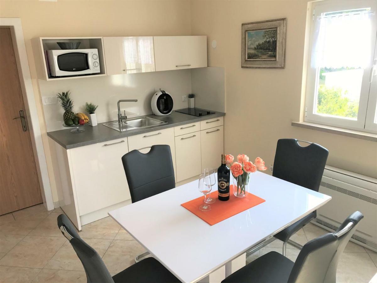 Apartmani Fortuna Lumbarda Buitenkant foto