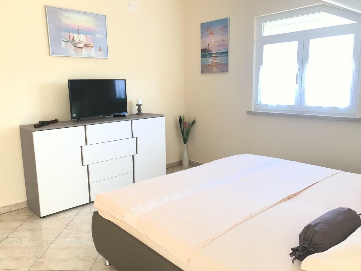 Apartmani Fortuna Lumbarda Buitenkant foto